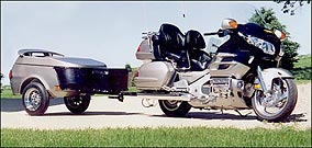 /i/CMT Images/bk-b.jpg